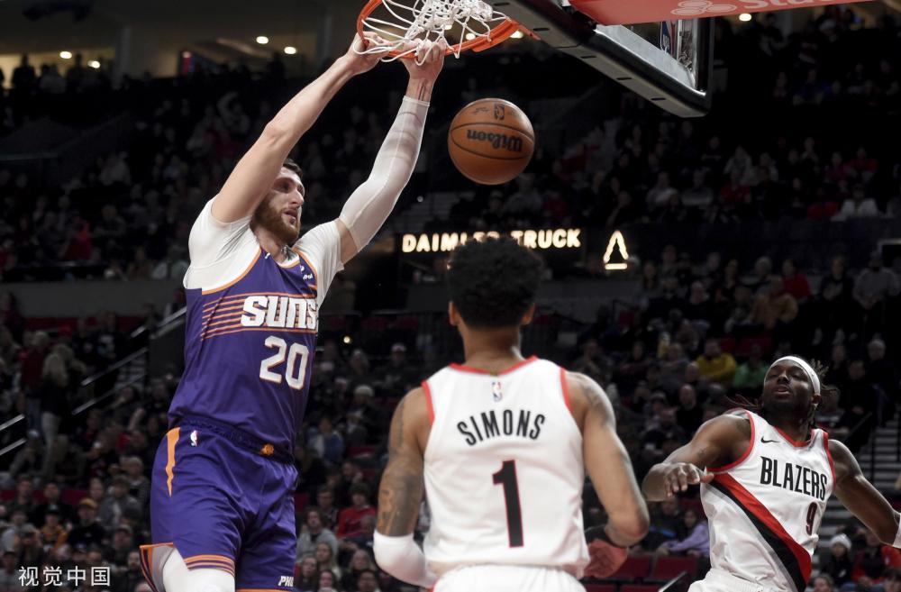 C罗在场上 C罗在场上